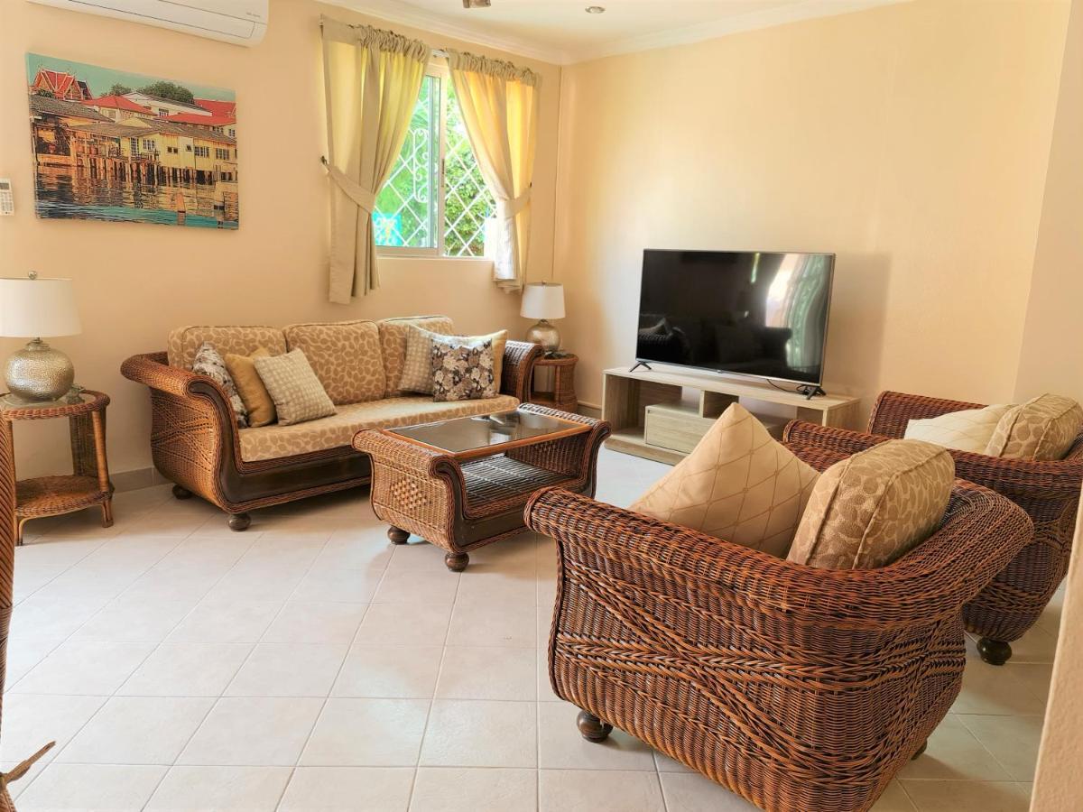 Butterfly Garden Boutique Residences By Frasier, A Lifestyle Destination Apt And Villas 1 To 3 Bedroom Units, 2 Full Bathrooms, Rain Shower, Spa Bath, Complete Kitchen, Staff 24-7,Fast Fiber Optic Wifi, 55" Smart Tv'S, Free Bbq, Pattaya Exteriör bild