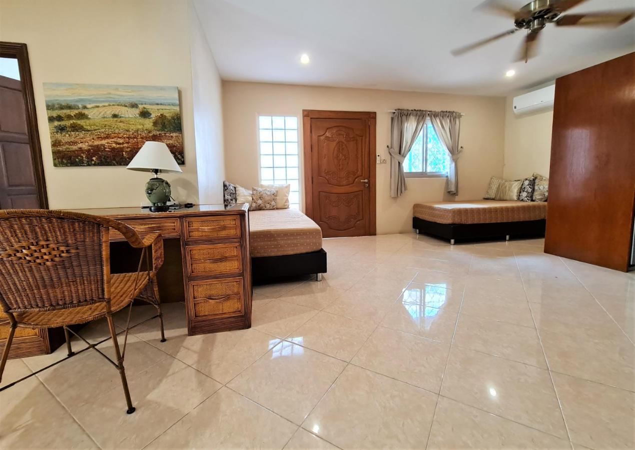 Butterfly Garden Boutique Residences By Frasier, A Lifestyle Destination Apt And Villas 1 To 3 Bedroom Units, 2 Full Bathrooms, Rain Shower, Spa Bath, Complete Kitchen, Staff 24-7,Fast Fiber Optic Wifi, 55" Smart Tv'S, Free Bbq, Pattaya Exteriör bild