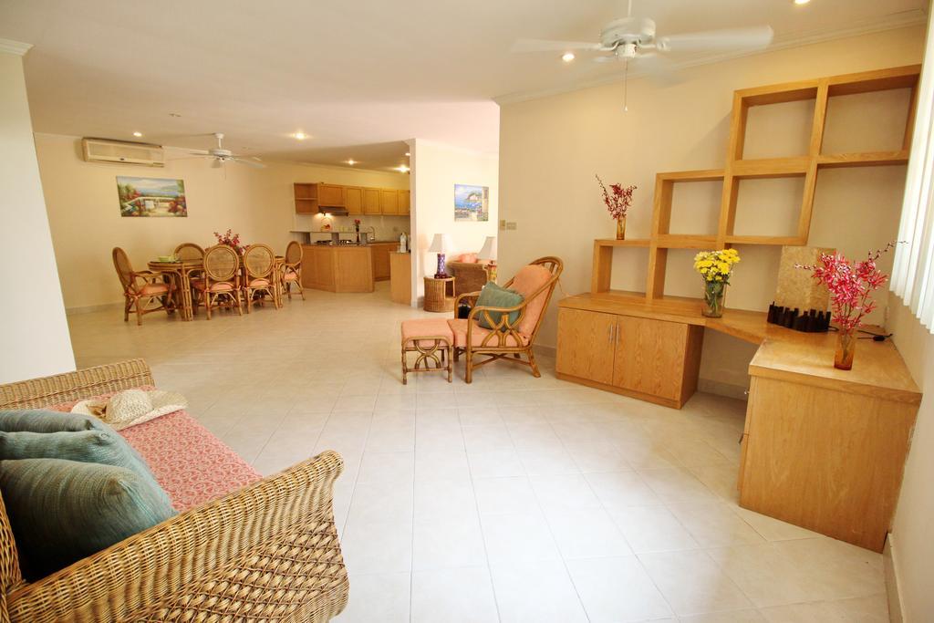 Butterfly Garden Boutique Residences By Frasier, A Lifestyle Destination Apt And Villas 1 To 3 Bedroom Units, 2 Full Bathrooms, Rain Shower, Spa Bath, Complete Kitchen, Staff 24-7,Fast Fiber Optic Wifi, 55" Smart Tv'S, Free Bbq, Pattaya Exteriör bild