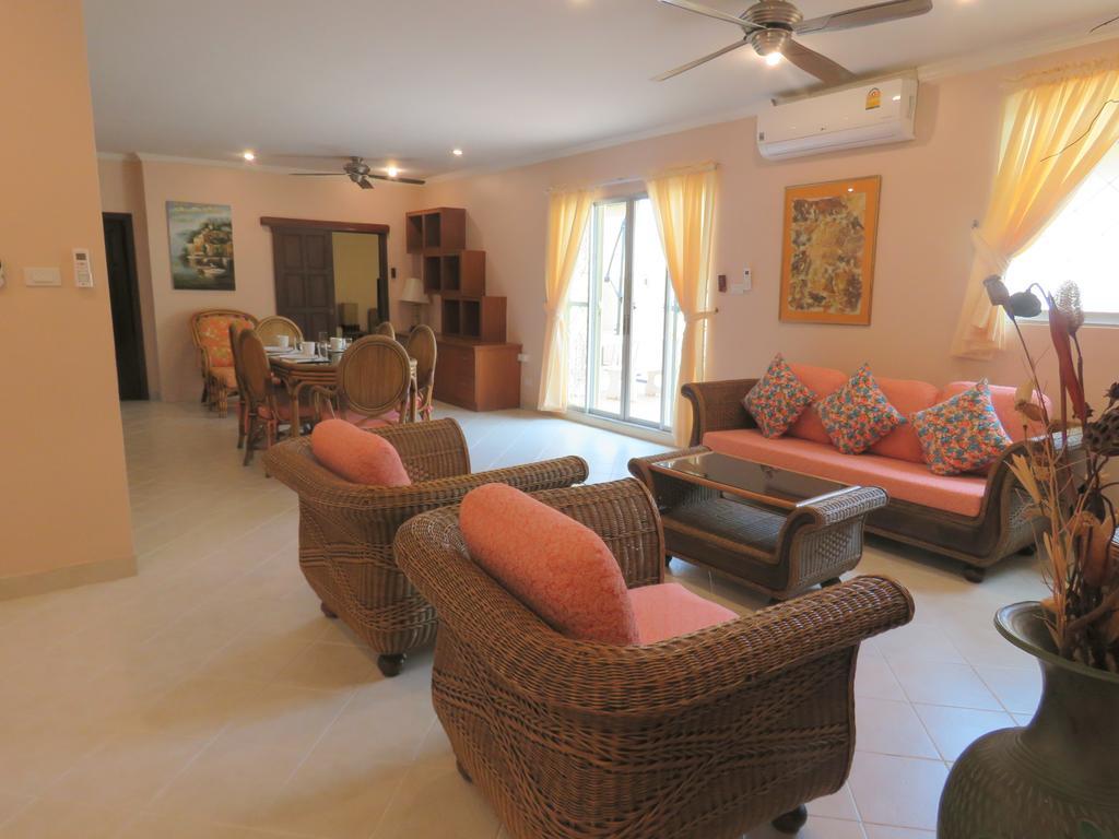 Butterfly Garden Boutique Residences By Frasier, A Lifestyle Destination Apt And Villas 1 To 3 Bedroom Units, 2 Full Bathrooms, Rain Shower, Spa Bath, Complete Kitchen, Staff 24-7,Fast Fiber Optic Wifi, 55" Smart Tv'S, Free Bbq, Pattaya Exteriör bild