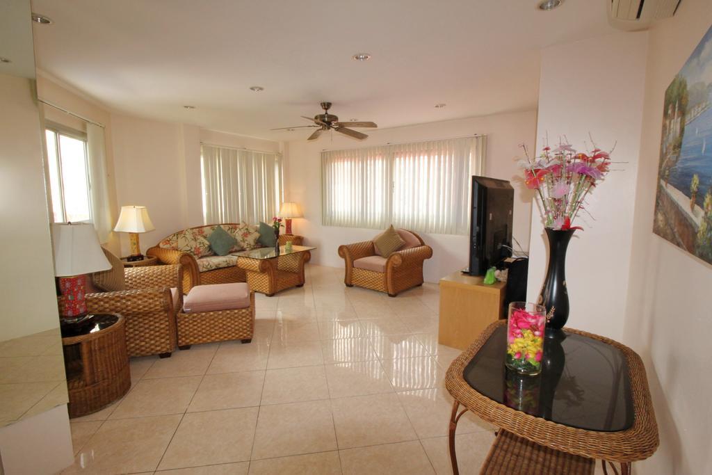 Butterfly Garden Boutique Residences By Frasier, A Lifestyle Destination Apt And Villas 1 To 3 Bedroom Units, 2 Full Bathrooms, Rain Shower, Spa Bath, Complete Kitchen, Staff 24-7,Fast Fiber Optic Wifi, 55" Smart Tv'S, Free Bbq, Pattaya Exteriör bild